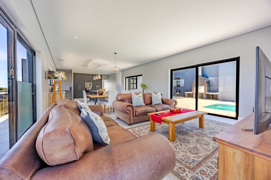 4 Bedroom Property for Sale in Crofters Valley Western Cape